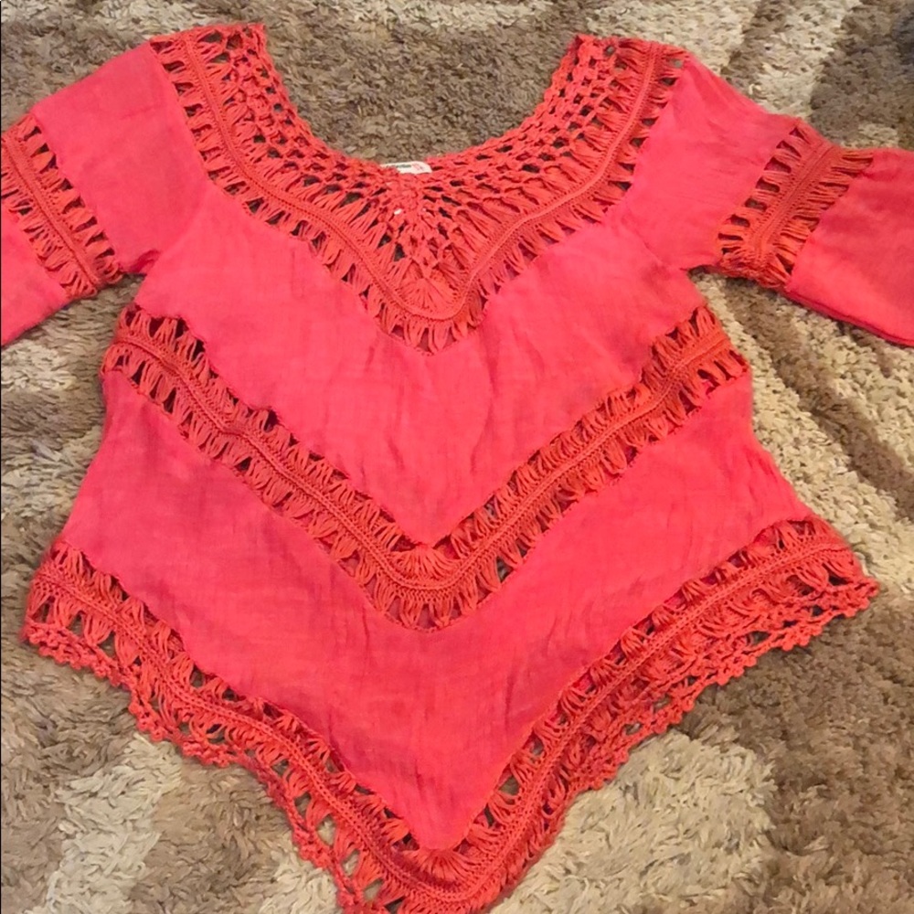 Coral shirt with woven pattern